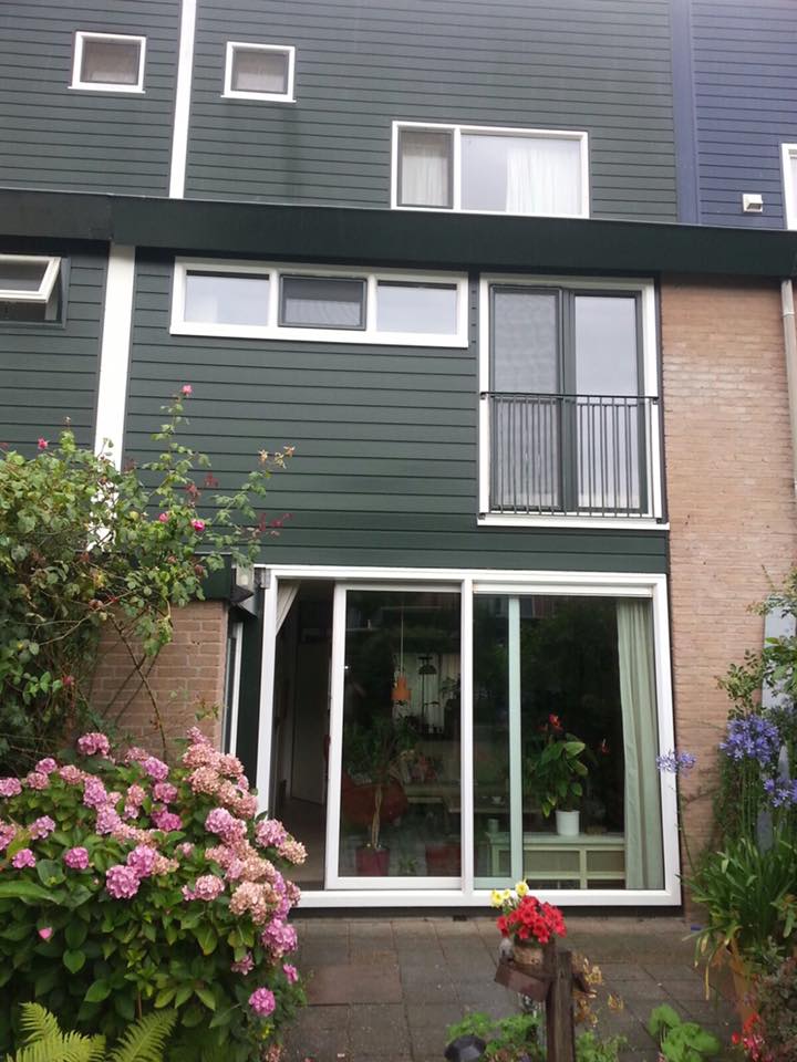 Inmiddels hebben wij de vierde woning in de straat voorzien van nieuwe kozijnen en gevelbekleding  in de Brugakker te Zeist!
