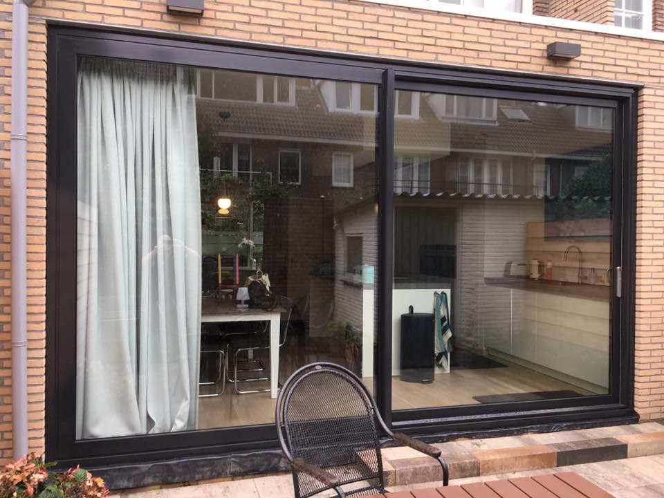 Super mooie aluminium schuifpui gemonteerd te Utrecht.