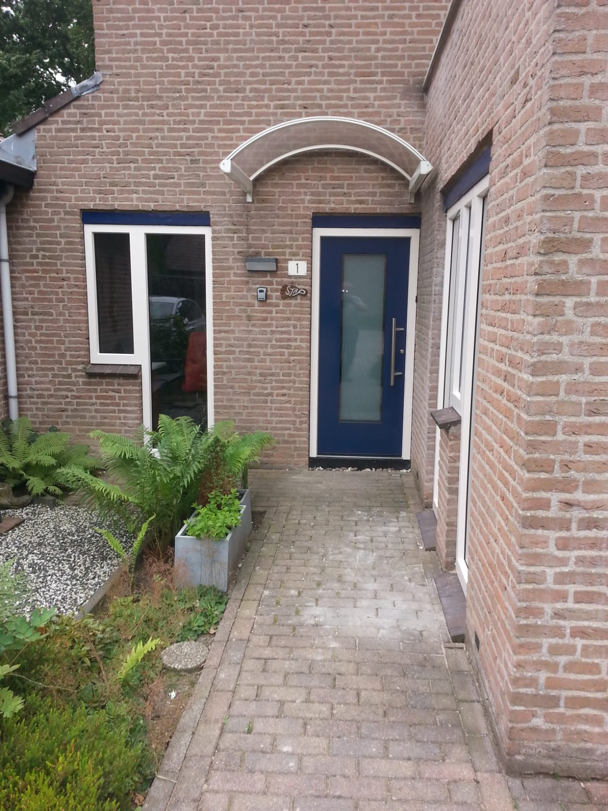 Kozijnen en voordeur geplaatst te Nieuwegein!