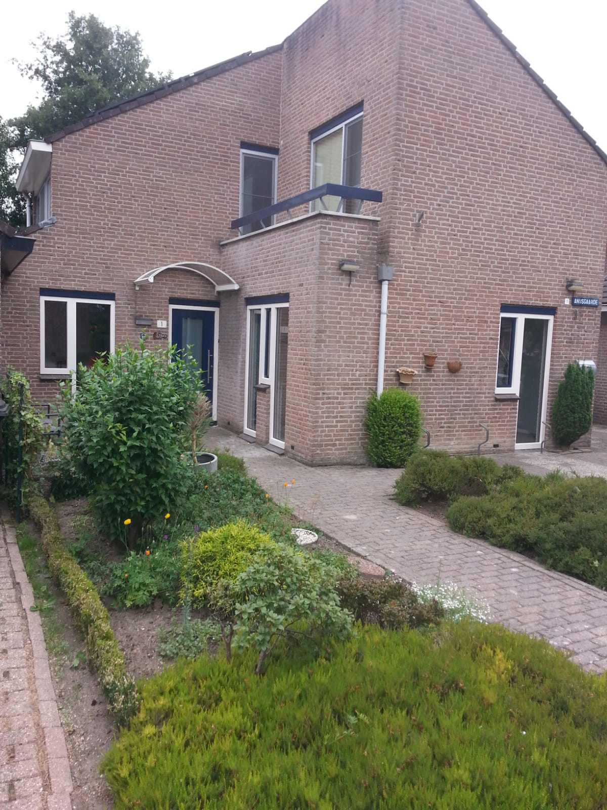 Kozijnen en voordeur geplaatst te Nieuwegein!